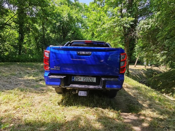 Isuzu D-Max Crew N60 Nitro Sport