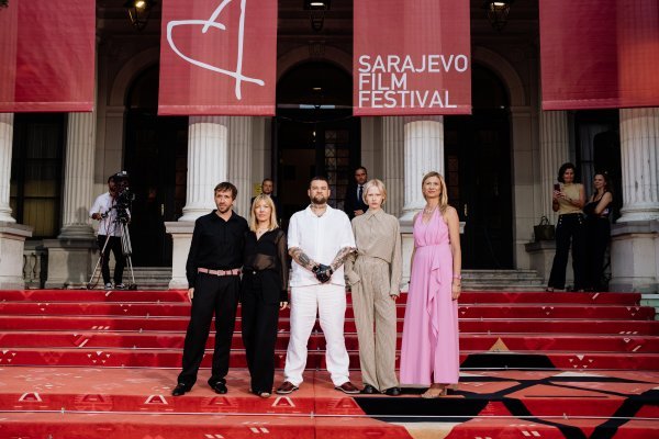 Bijeli puz ekipa i Elma Tataragic