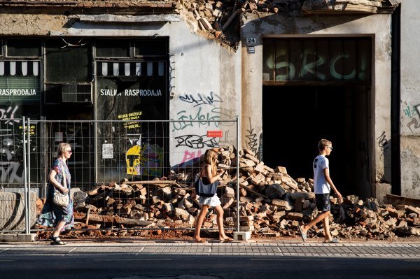 Rušenje zgrade na Maksimirskoj