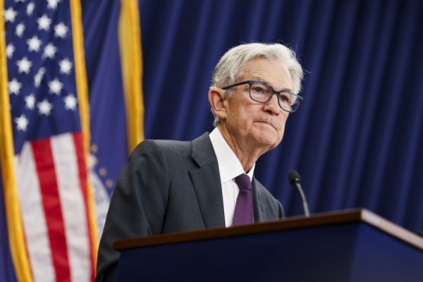 Jerome Powell je pod pritiskom da da ostavku na mjesto predsjednika FED-a