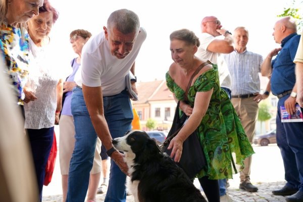 Andrej Babiš s psom