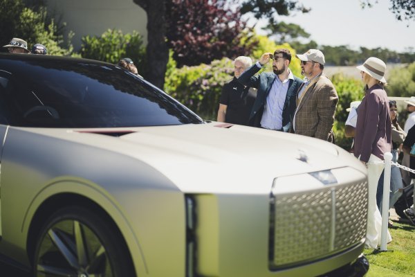 Bentley javnosti na Pebble Beach Concours d’Elegance predstavio EXP 15