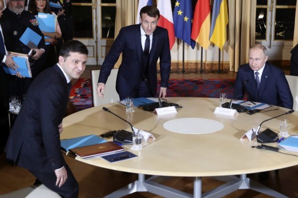 Volodimir Zelenski, Emmanuel Macron i Vladimir Putin