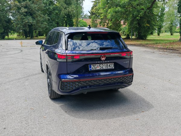 Volkswagen Tayron 1.5 TSI eHybrid DSG R-line Plus