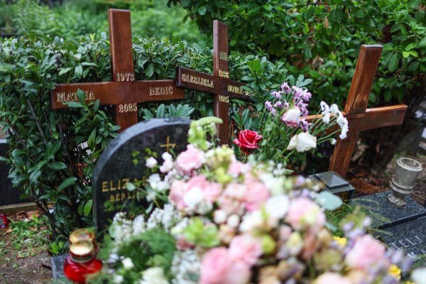 Na Mirogoju pokopana Gabi Novak uz Matiju, Arsena i svoju majku