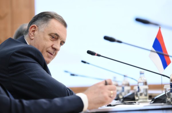 Milorad Dodik otkupio je svoju kaznu kako ne bi morao u zatvor, a nad glavom mu vise nove afere