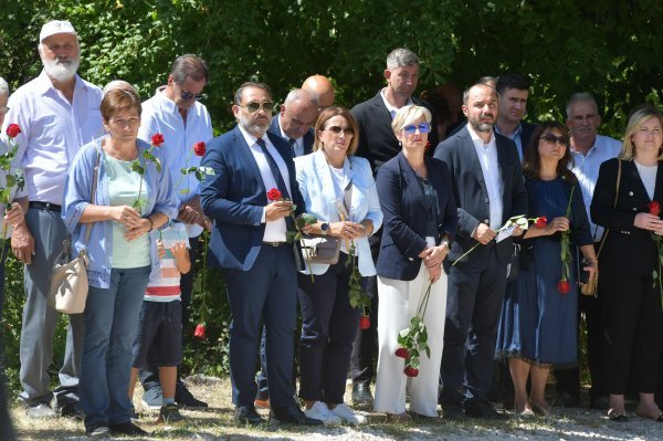 Komemoracija u Gruborima