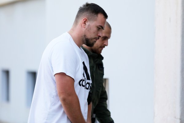 Privođenje osumnjičenih za napad na slovenske turiste u Umagu