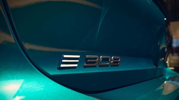 Peugeot E-308 - facelift