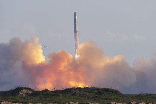 Spacex lansirao Starship.