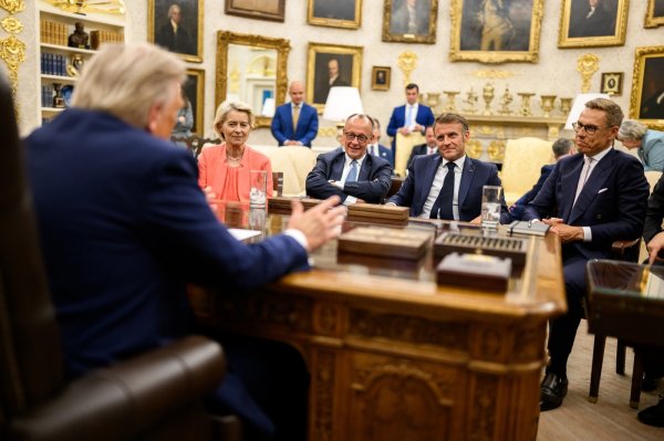 Donald Trump i europski čelnici u Ovalnom uredu