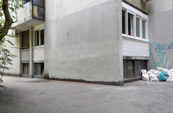 Grafit na zgradi u kojoj živi Jergović je prebojen