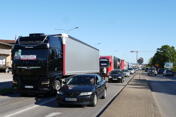 Kamionski prosvjedi u Banja Luci ometaju promet