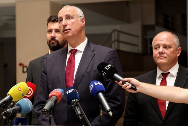 Antonio Kuzmanić (desno) uz Bojana Ivoševića i Ivicu Puljka