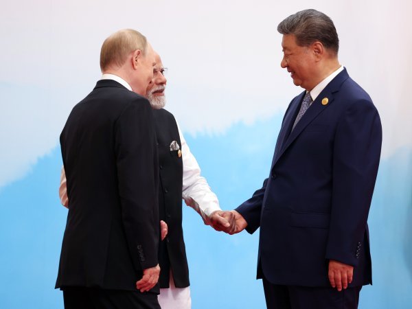 Vladimir Putin, Narendra Modi i Xi Jinping - novo staro istočno partnerstvo