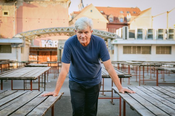 Masa nikad nije razumno biće, pa makar je činili i nobelovci ili akademici