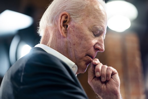Joe Biden u sve je lošijem stanju: Rak se proširio, trpi jaku bol