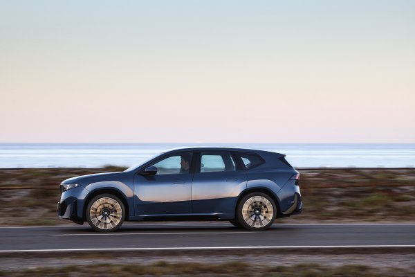 BMW predstavio iX3: Prvi serijski proizvedeni model Neue Klasse