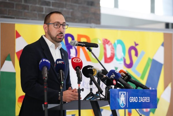 Gradonačelnik Tomašević otvorio novu Osnovnu školu Frana Galovića u Jakuševcu