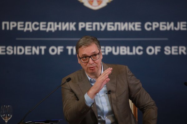 Aleksandar Vučić bio je Miloševićev ministar, a sad se ne povlači pred prosvjedima koji traju gotovo godinu dana