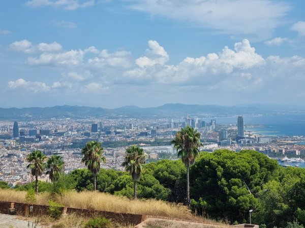 Pogled na Barcelonu s gradske tvrđave