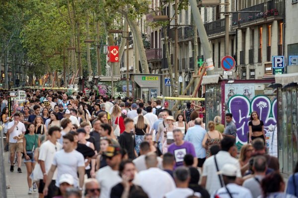 Na glavnoj ulici La Rambla prosvjednici katkad znaju 'prepadati' turiste