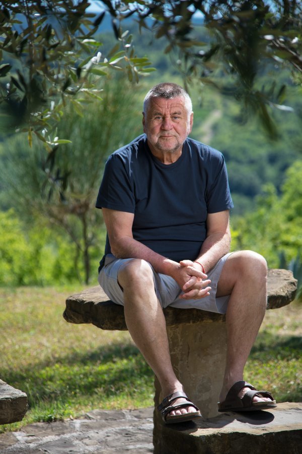 Najveće prokletstvo za mene u devedesetima je bilo to što sam bio proglašen Srbinom. Danas to više nije u modi pa sam preko noći postao 'Židov'
