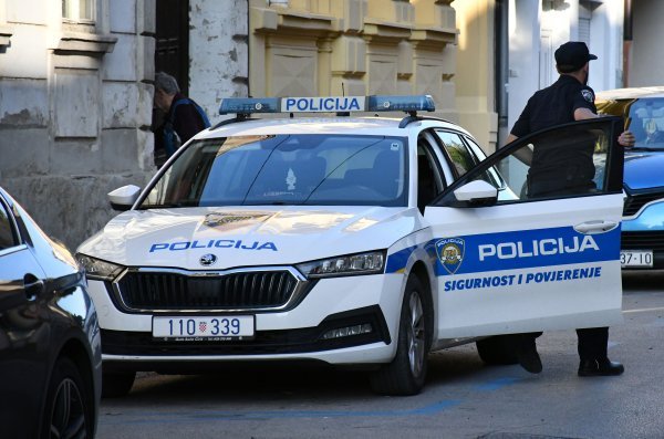 Slavonski Brod: Privođenje osumnjičene majke i oca u Županijsko državno odvjetništvo