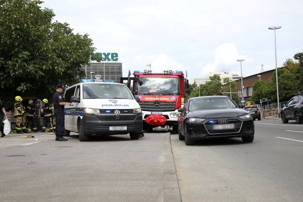 U Zagrebu se sudarili automobil i vatrogasno vozilo pod sirenom i rotirkama