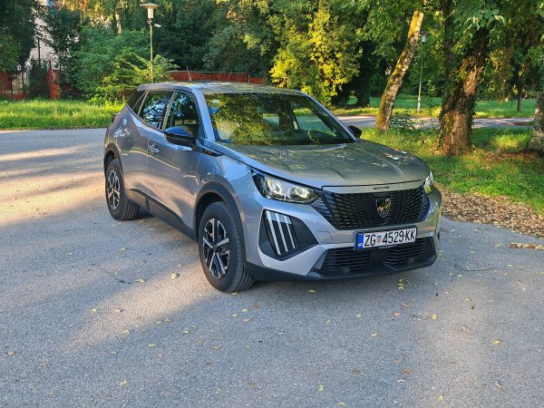 Peugeot 2008 Hybrid 145 e-DCS6 Style