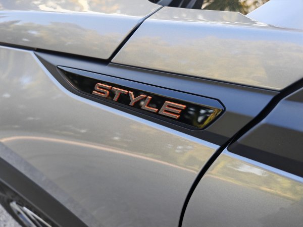 Peugeot 2008 Hybrid 145 e-DCS6 Style