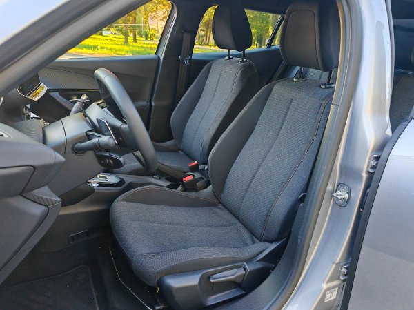 Peugeot 2008 Hybrid 145 e-DCS6 Style