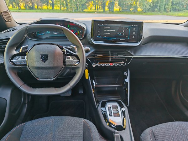 Peugeot 2008 Hybrid 145 e-DCS6 Style