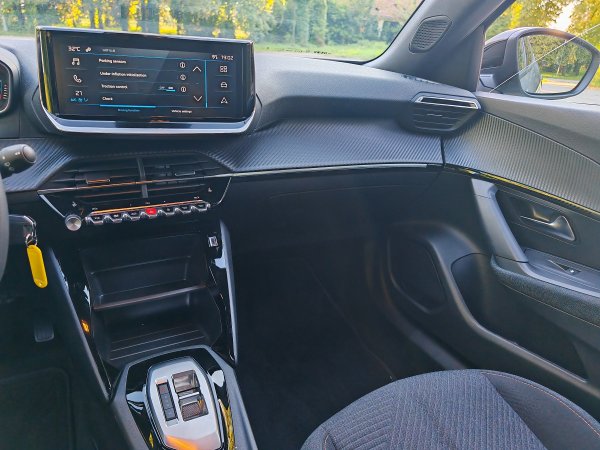 Peugeot 2008 Hybrid 145 e-DCS6 Style