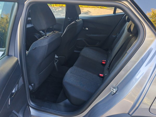 Peugeot 2008 Hybrid 145 e-DCS6 Style