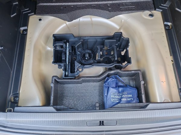 Peugeot 2008 Hybrid 145 e-DCS6 Style