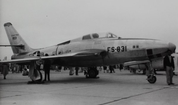 Borbeni avion F-84F Thunderstreak