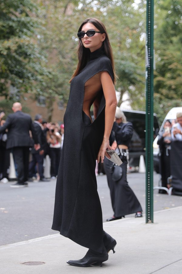Emily Ratajkowski