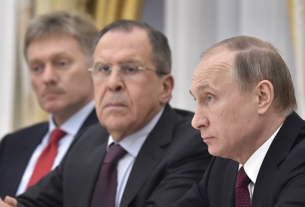 Dmitrij Peskov, Sergej Lavrov i Vladimir Putin