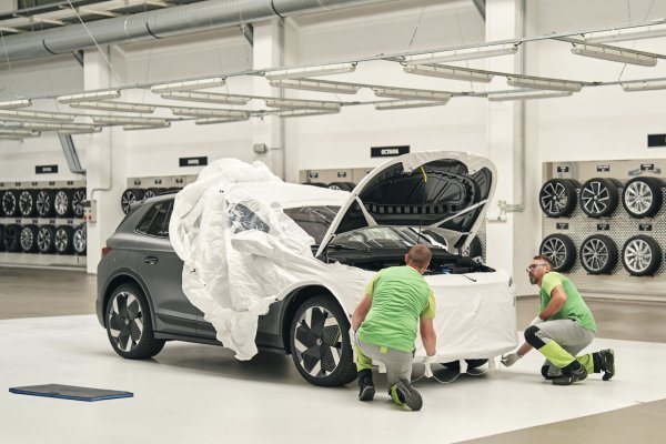 Škoda Elroq RS i mat boje