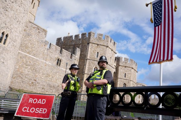 Snage sigurnosti oko dvorca Windsor