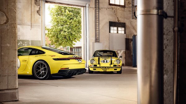 Porsche: dvije generacije 911 S/T