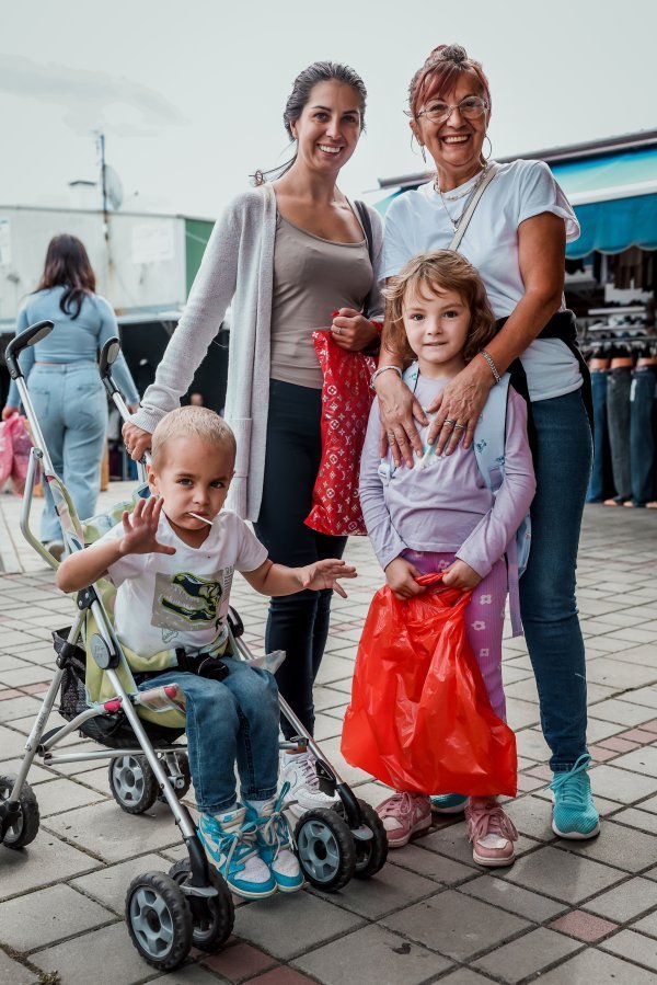 Nevena Teodorović s majkom Milenom, kćeri Antoninom i sinom Dimitrijem