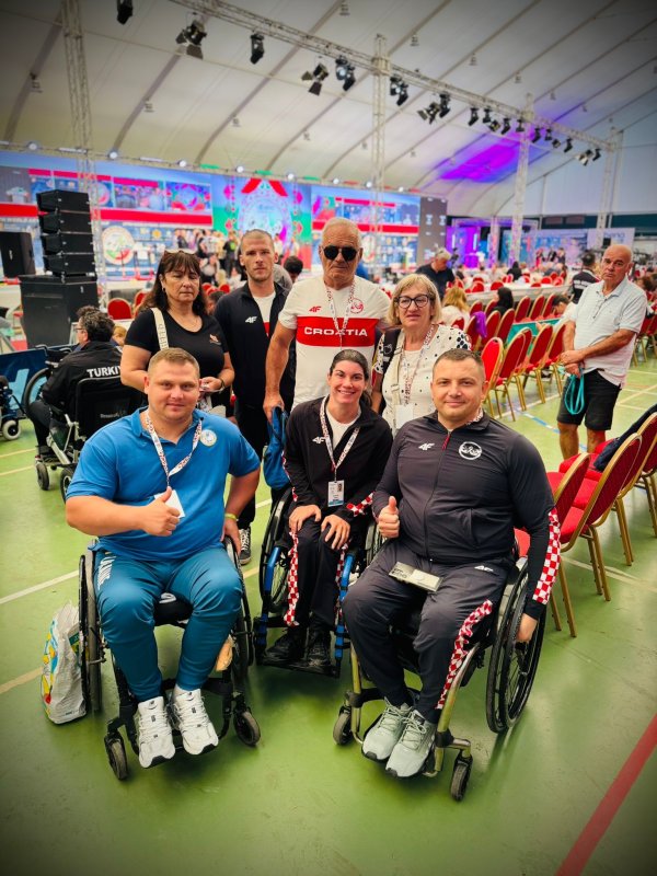 Čudo od sportaša! S lijevom rukom osvojili zlata, s desnom srebra