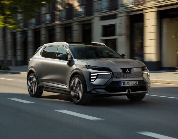 Mitsubishi predstavio novi Eclipse Cross: Japanska verzija električnog kompaktnog SUV-a Scenica za Europu