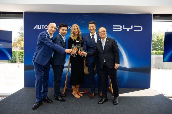 Predstavnici BYD i Auto Hrvatske i Ambasador NR Kine
