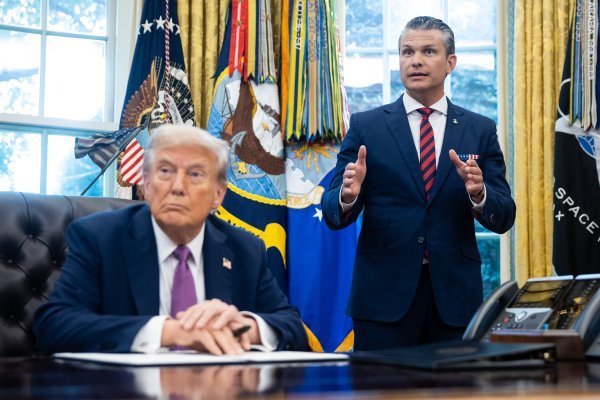 Donald Trump, Pete Hegseth