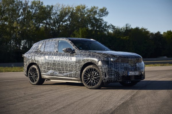 Od pilot flote do serijske proizvodnje: Novi BMW iX5 Hydrogen stiže 2028. godine