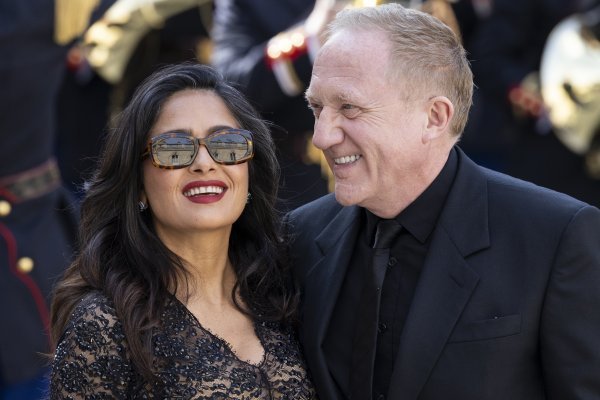 Kći Salme Hayek i francuskog milijardera postala je punoljetna, pogledajte kako je izgledao party