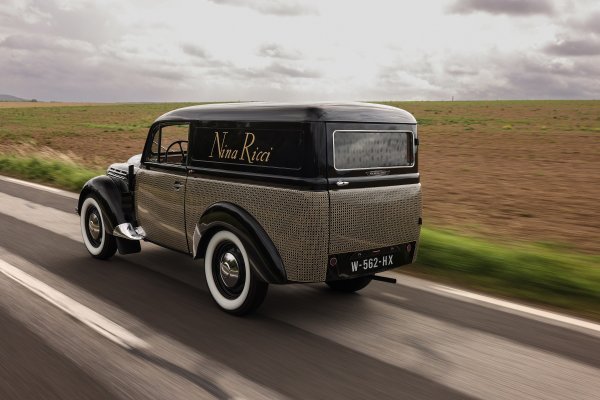 Renault Juvaquatre Nina Ricci (1950.)